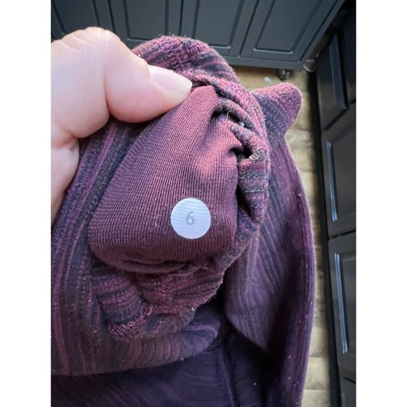 Lululemon high times pant Sz 6  burgendy striped - Picture 5 of 5